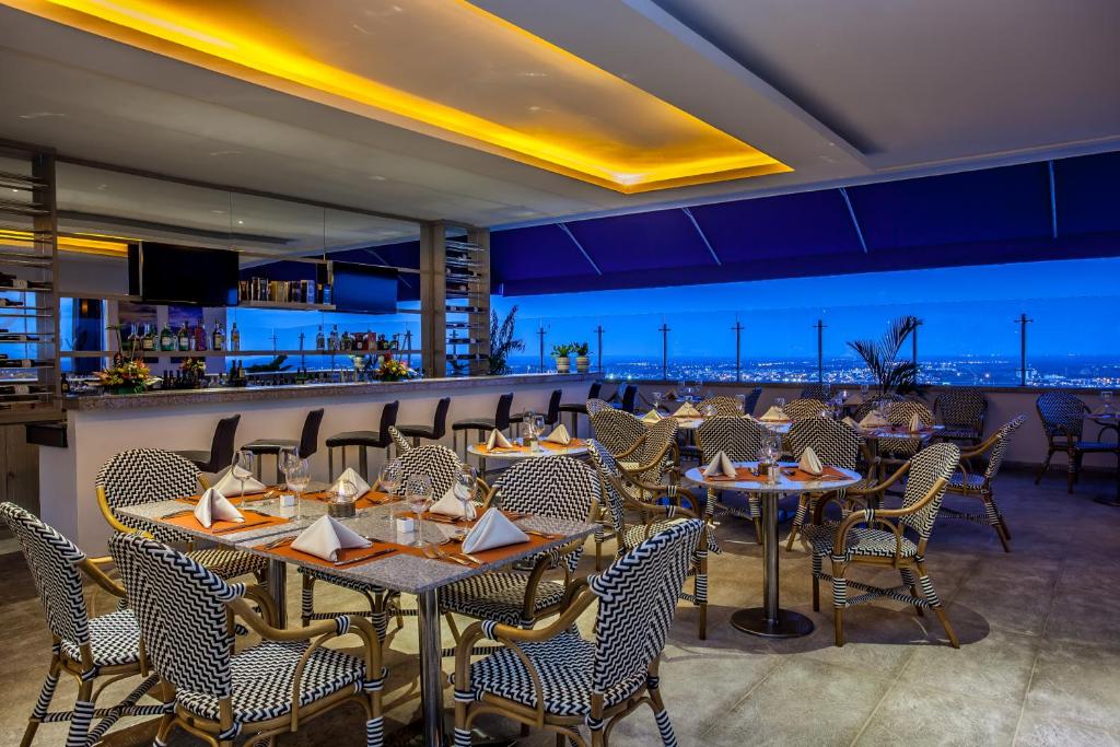 Restaurace v ubytování GHL Hotel Grand Villavicencio