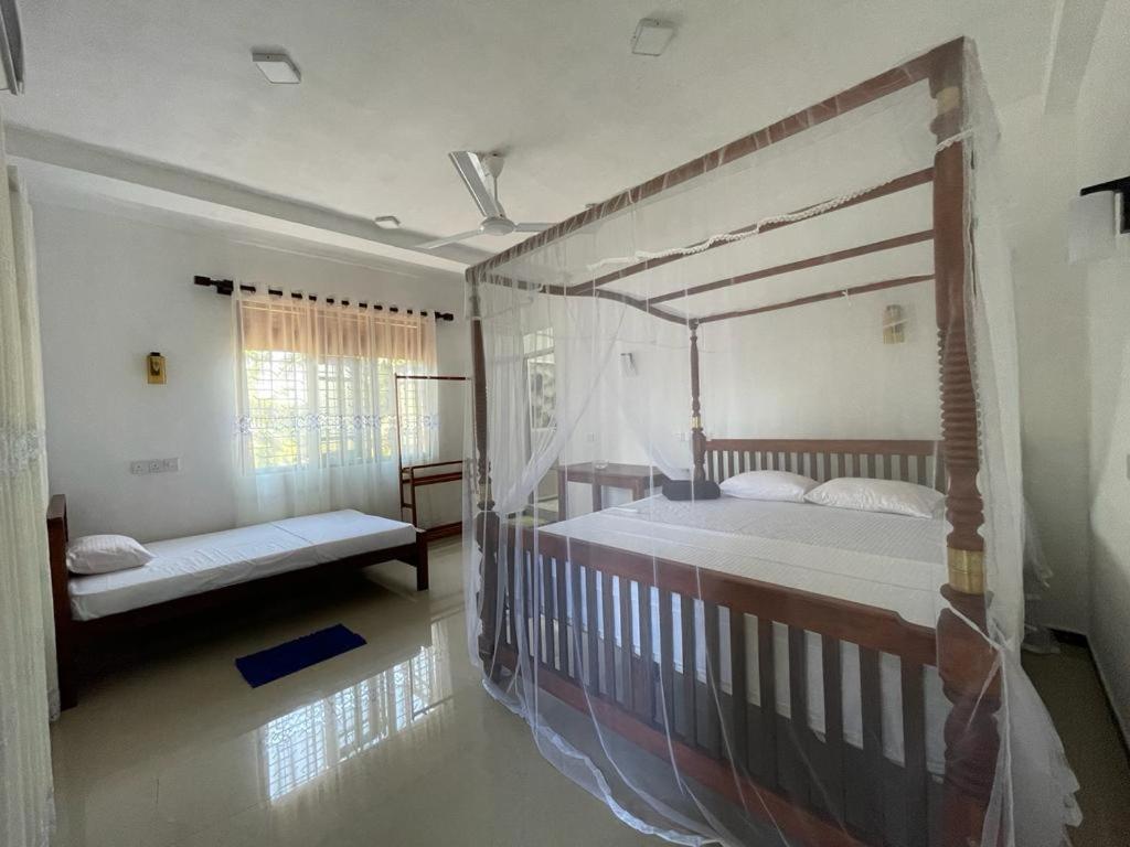 Sunnyplace Guest Mirissa - 11