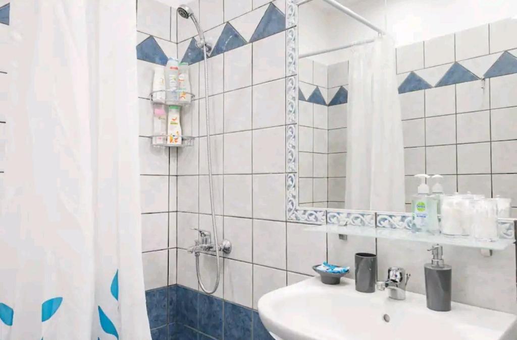 Unique, Stylish Studio near Beaches photo