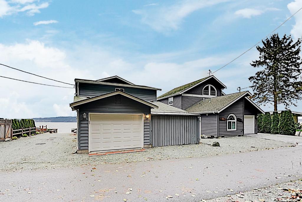 Whalehouse, Tyee Beach (updated prices 2024)