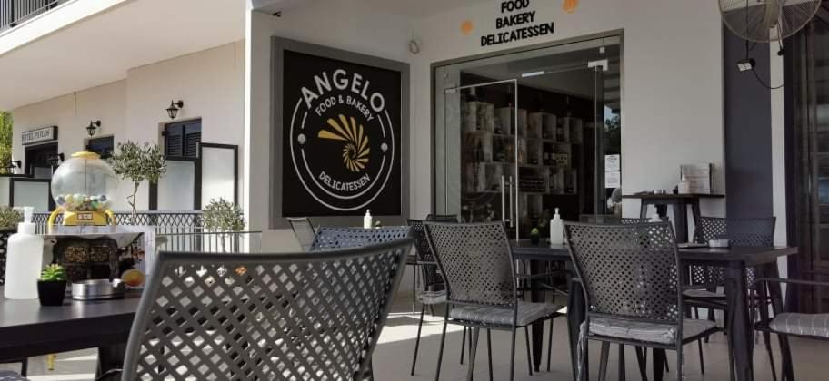 Restaurace v ubytování ANGELO Cafe Hotel