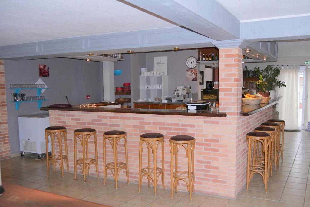 Loungen eller baren p&aring; H&ocirc;tel Restaurant du Lac