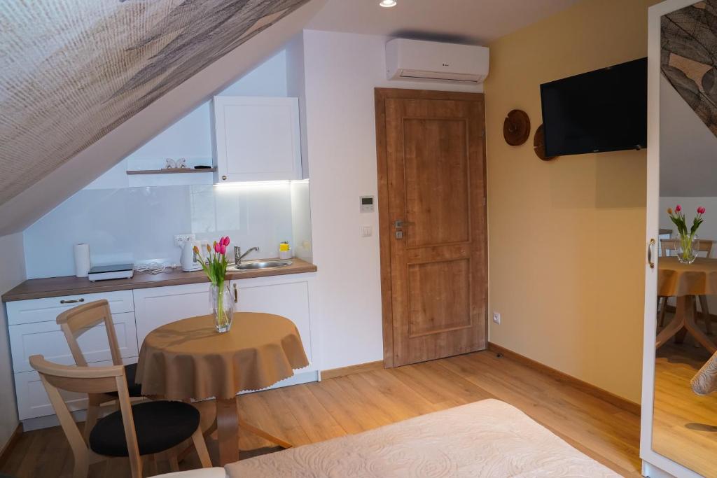 Przystanek na Skarpie - 18