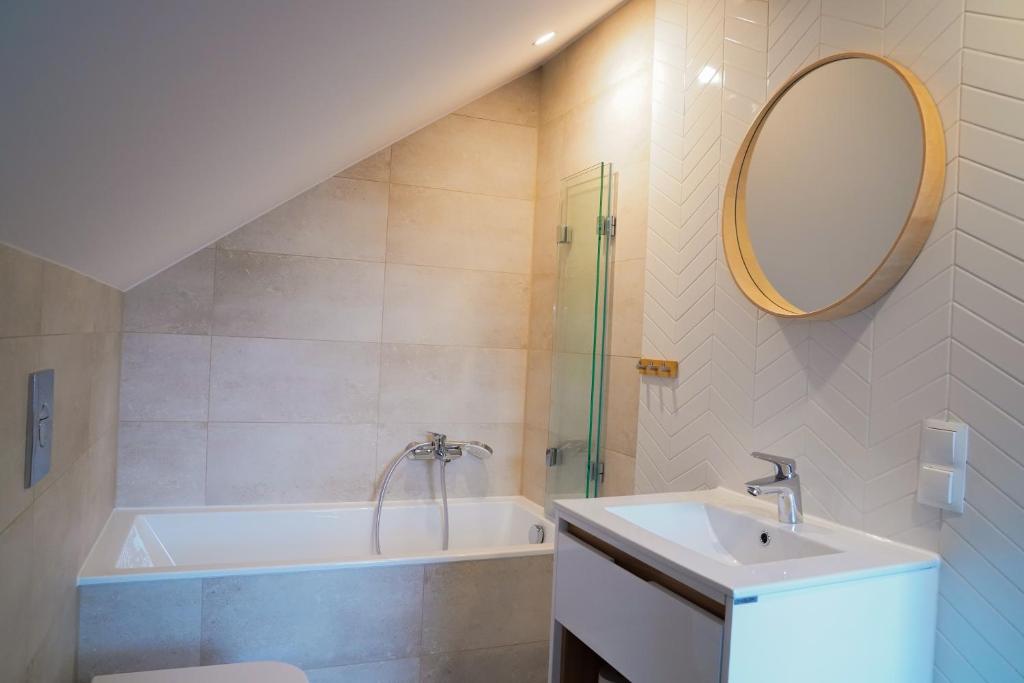 Przystanek na Skarpie - 16