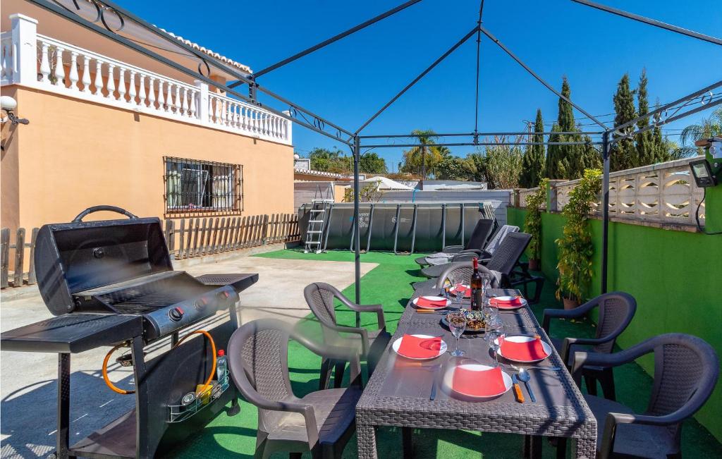 Fotografia z galérie ubytovania Pet Friendly Apartment In Benajarafe v destinácii Benajarafe