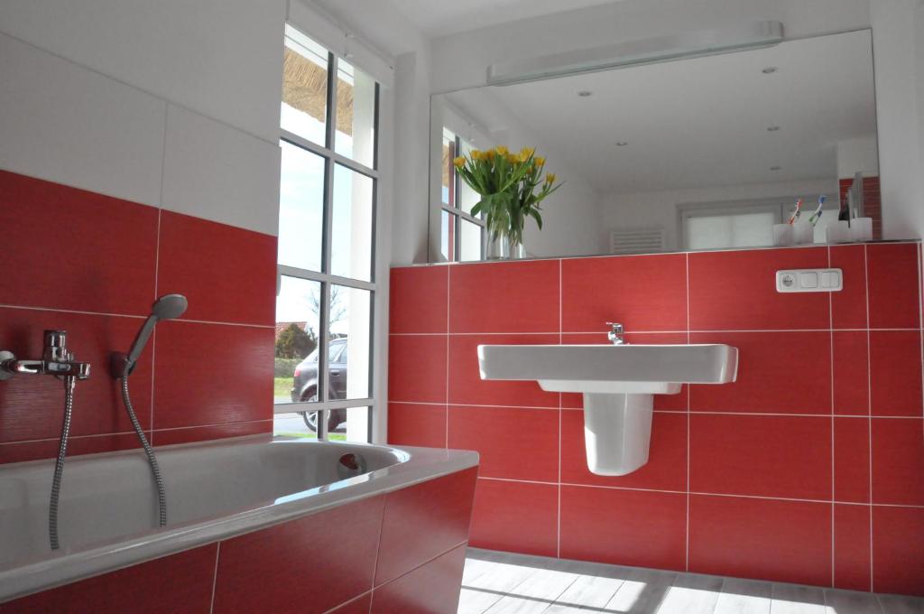 Koupelna v ubytování Ferienhaus Haubenlerche 63 - Haus Marilyn