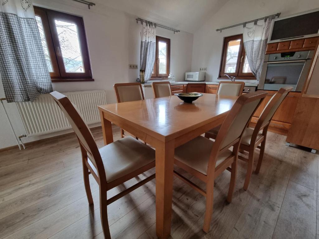 Kuchyň nebo kuchyňský kout v ubytování Domček pod orechom