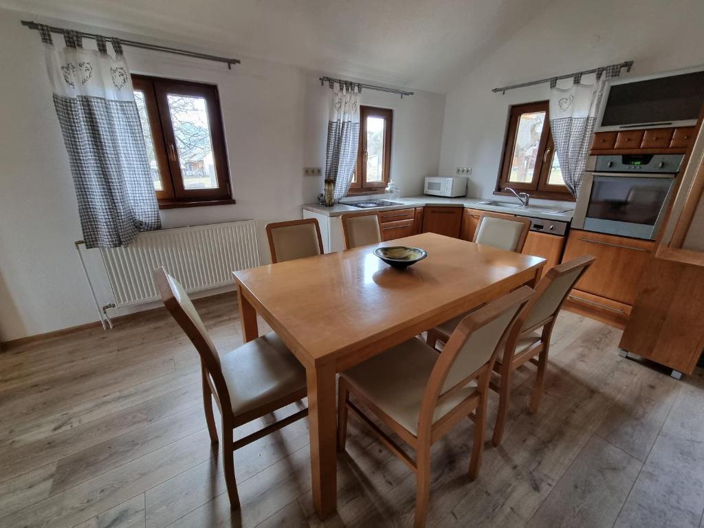 Kuchyň nebo kuchyňský kout v ubytování Domček pod orechom
