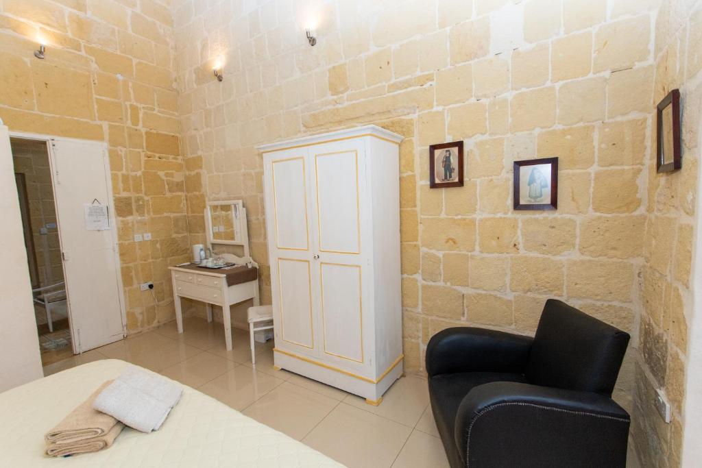 Maria Townhouse Heart of Victoria B&B - 5