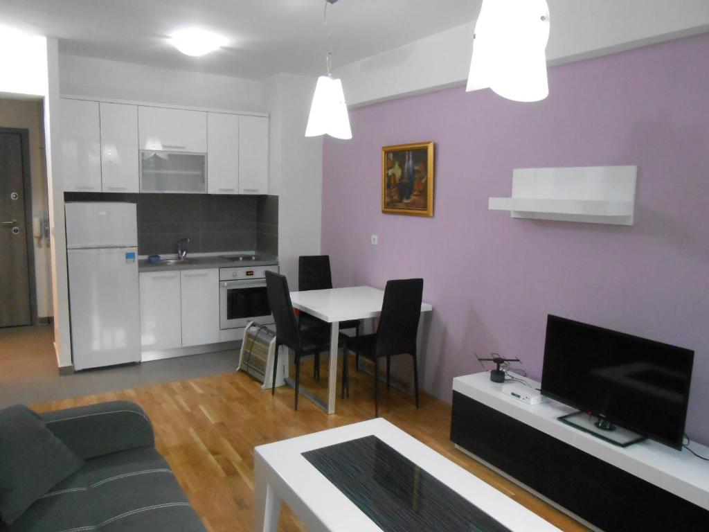 Apartments Kolevski - One-Bedroom Apartment With Balcony