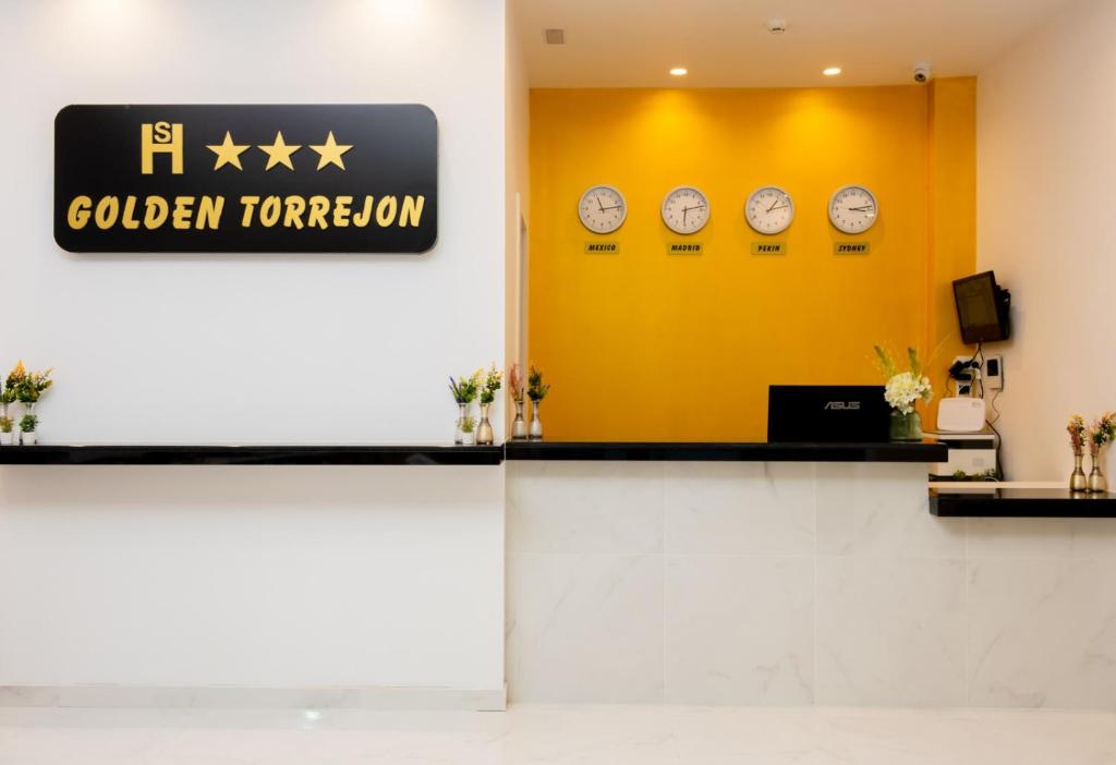 The lobby or reception area at GOLDEN TORREJON