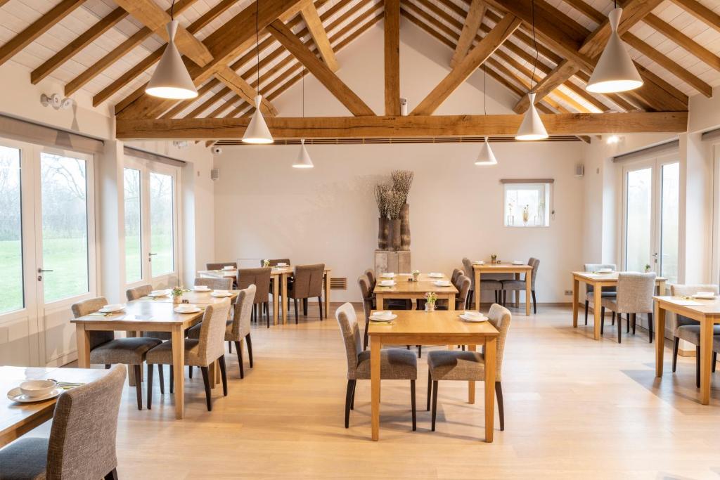 Restaurace v ubytování HuysHoeve