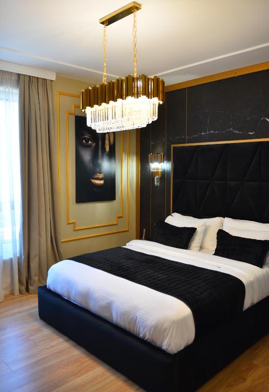 Rose Boutique Hotel - Deluxe King Room