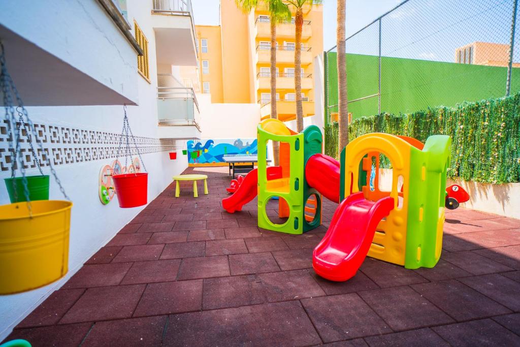Herní místnost nebo prostor pro děti v ubytování Hotel Sur