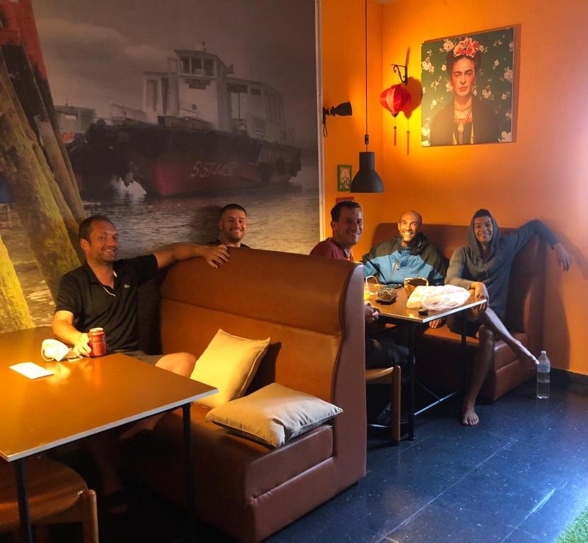 Goście zatrzymujący się w obiekcie Santander Central Hostel