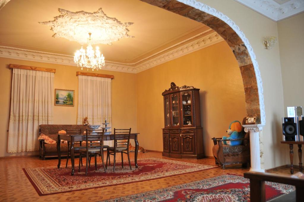Posezení v ubytování Guest House Ukimerioni