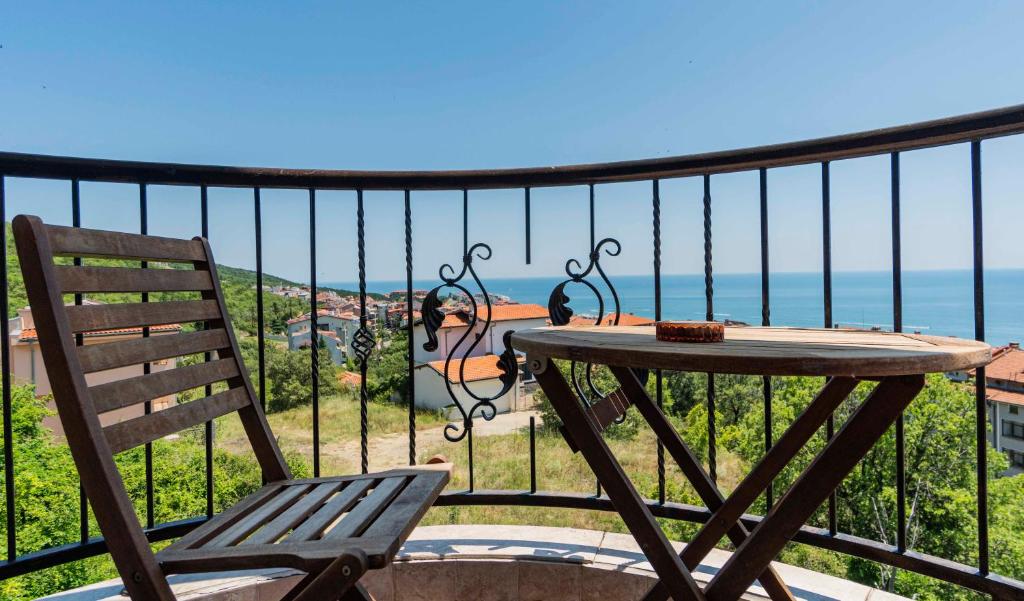 Queen Room with Sea View
