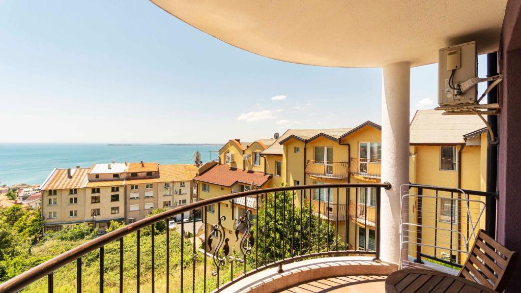 Studio with Balcony