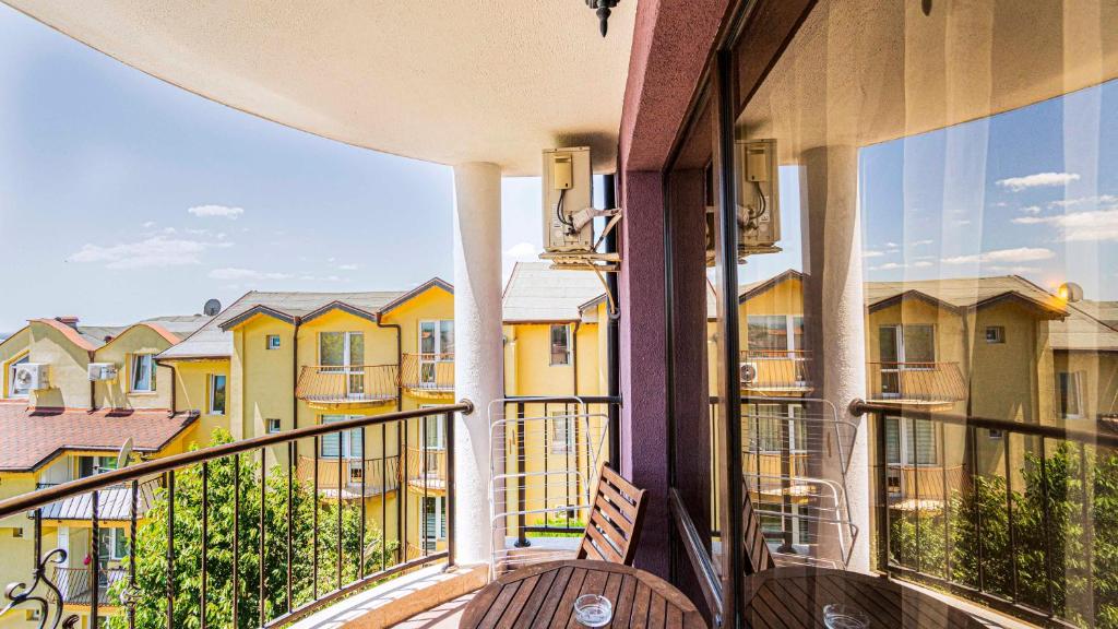 Studio with Balcony