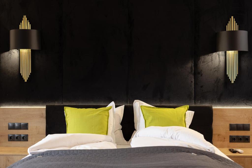 Haller Boutique - Resim 15