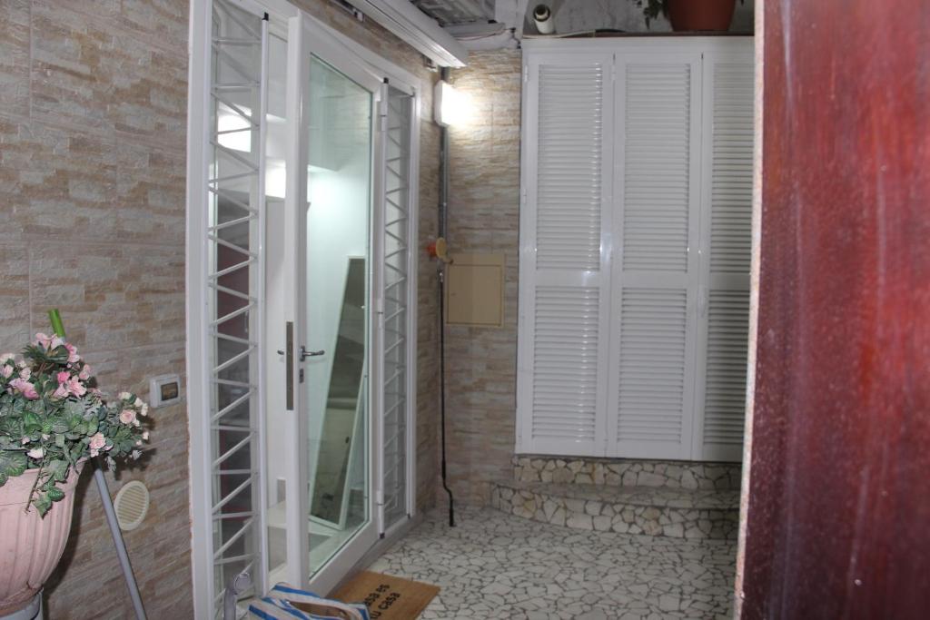A bathroom at La casa di Ale a Chiaja