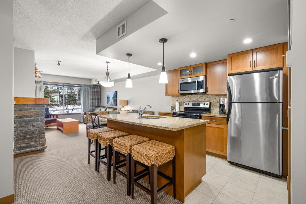 Newly Renovated Mountain Condo with Hot Tub!, Dead Man's Flats