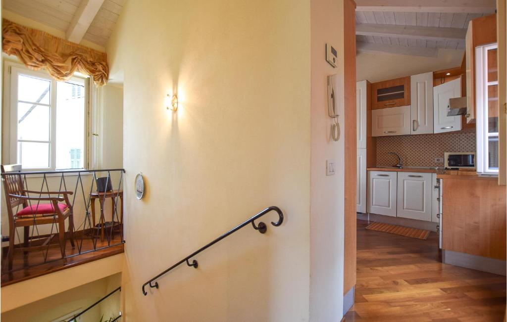 Kuchyňa alebo kuchynka v ubytovaní Amazing Apartment In Imperia With Wifi