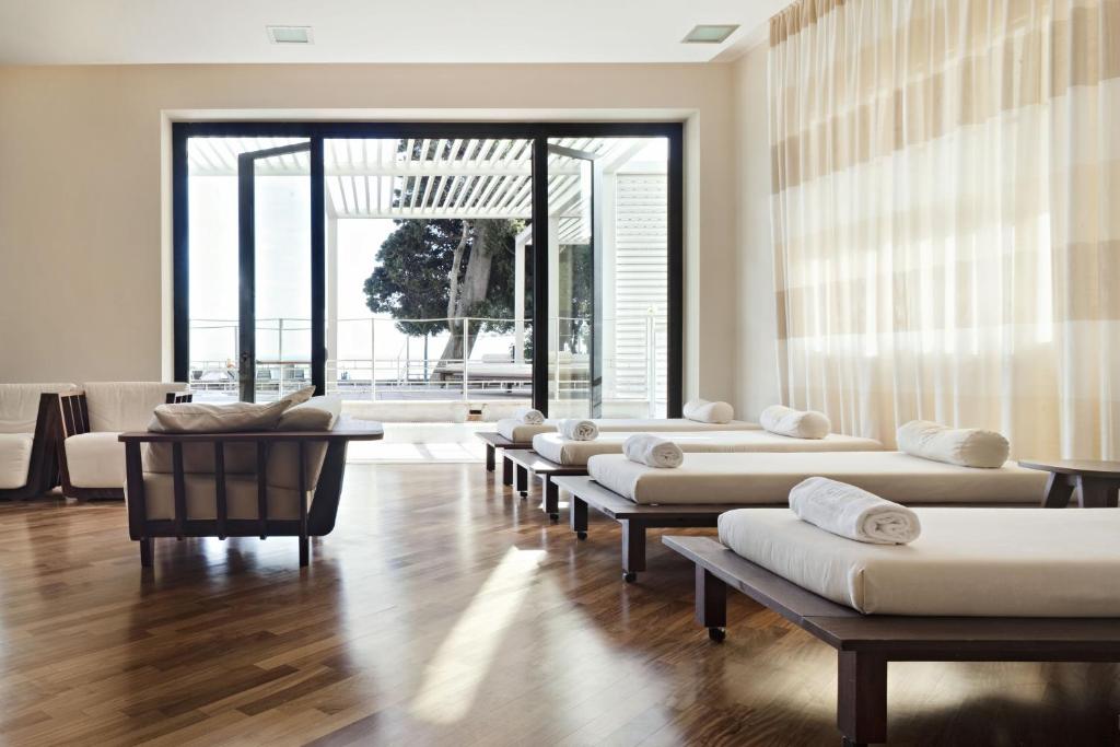 Een zitgedeelte bij Grand Hotel Terme Sirmione
