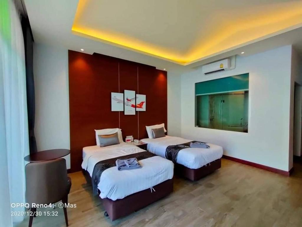 Southern Airport Hotel Hatyai - Deluxe İki Yataklı Oda - Havuz Manzaralı