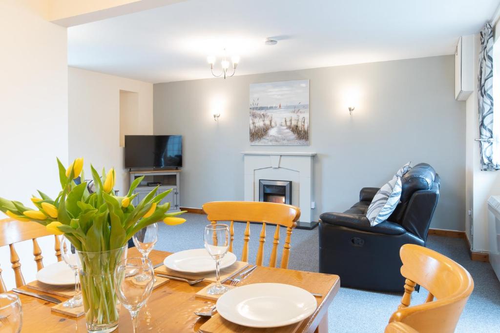 Yr Wyddfa Cottage Anglesey, Llanfairpwllgwyngyll (updated prices 2024)