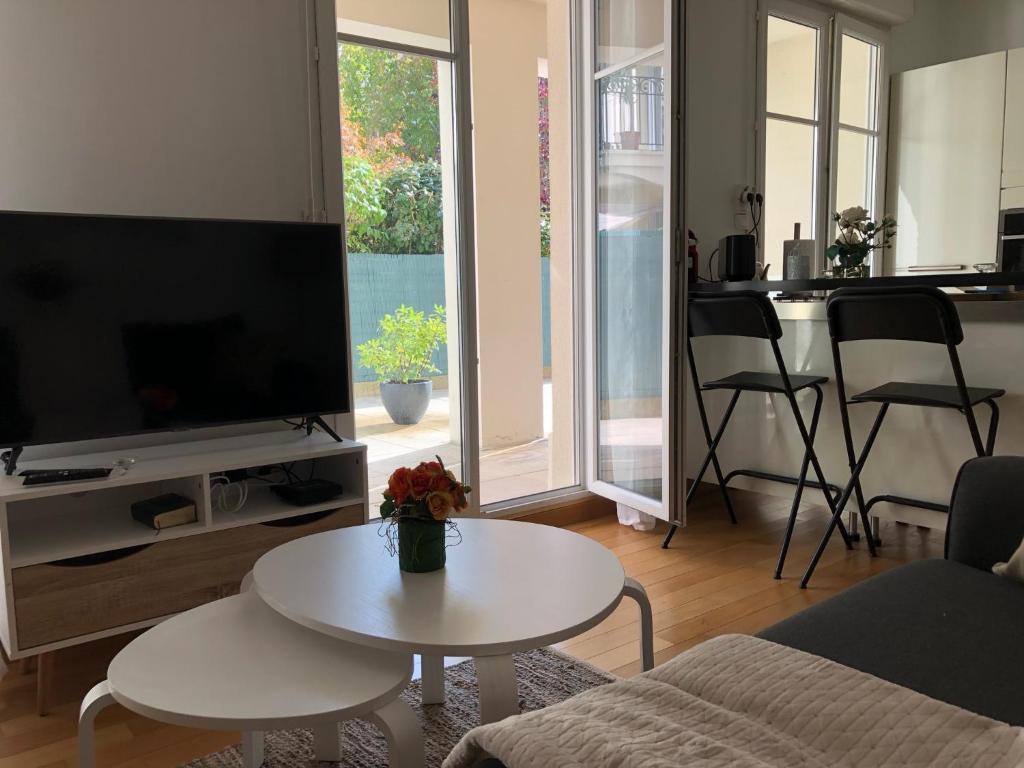 Ideal flat Val d'Europe Disneyland with Parking