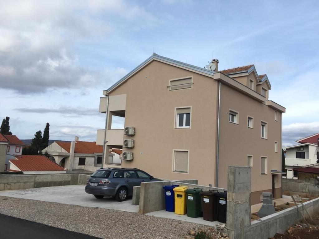 Budova, kde se apartmán nachází