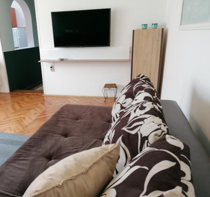 TV a/nebo společenská místnost v ubytování Apartman Centar