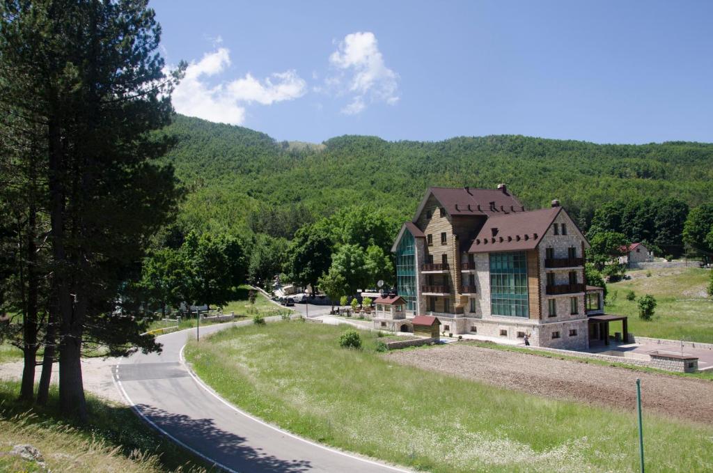 Imagen de la galería de Hotel Monte Rosa, en Cetinje