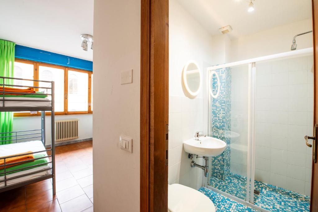 Safestay Pisa Centrale - Twin Room Ensuite