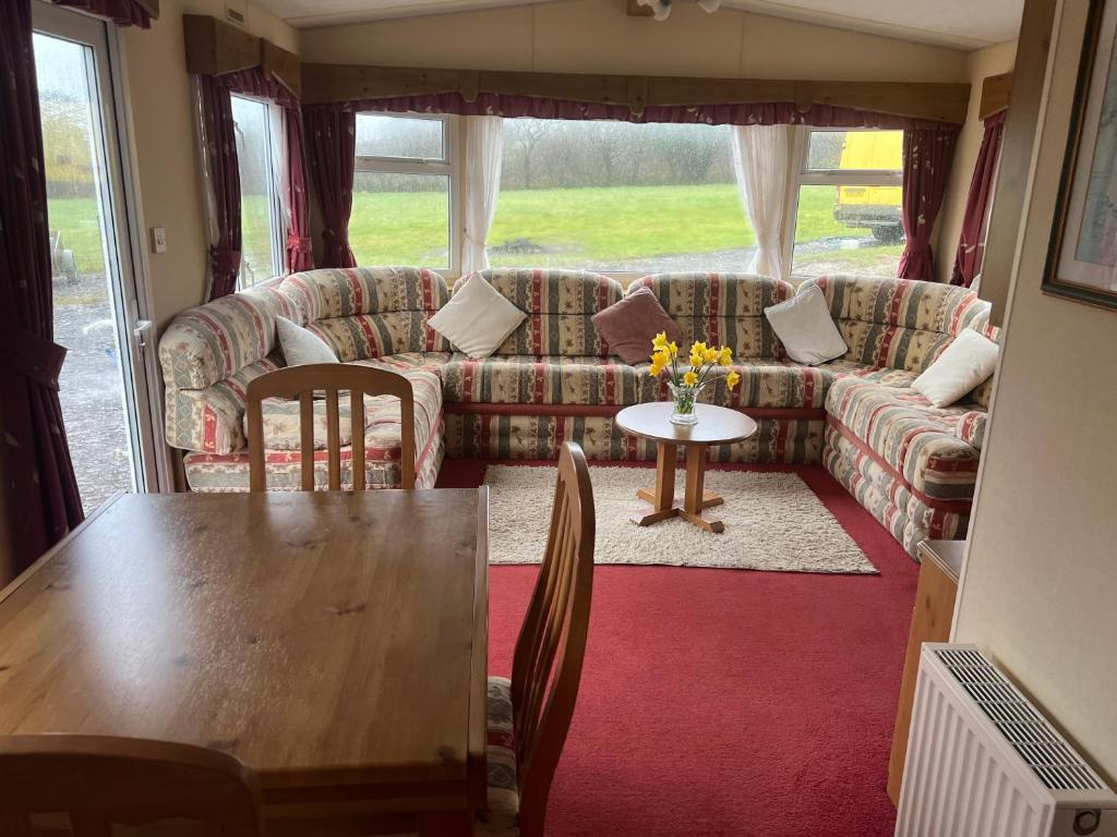 Broadmoor Farm Caravan - Housity