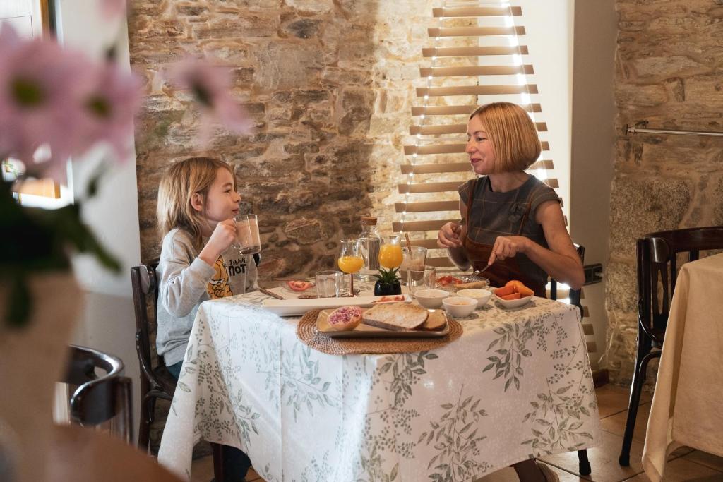 Hostia v ubytovaní Hostal Pension Artilleiro