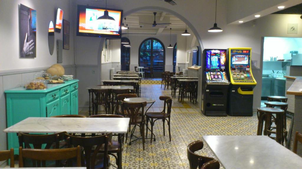 TV a/nebo společenská místnost v ubytování Hotel Torres