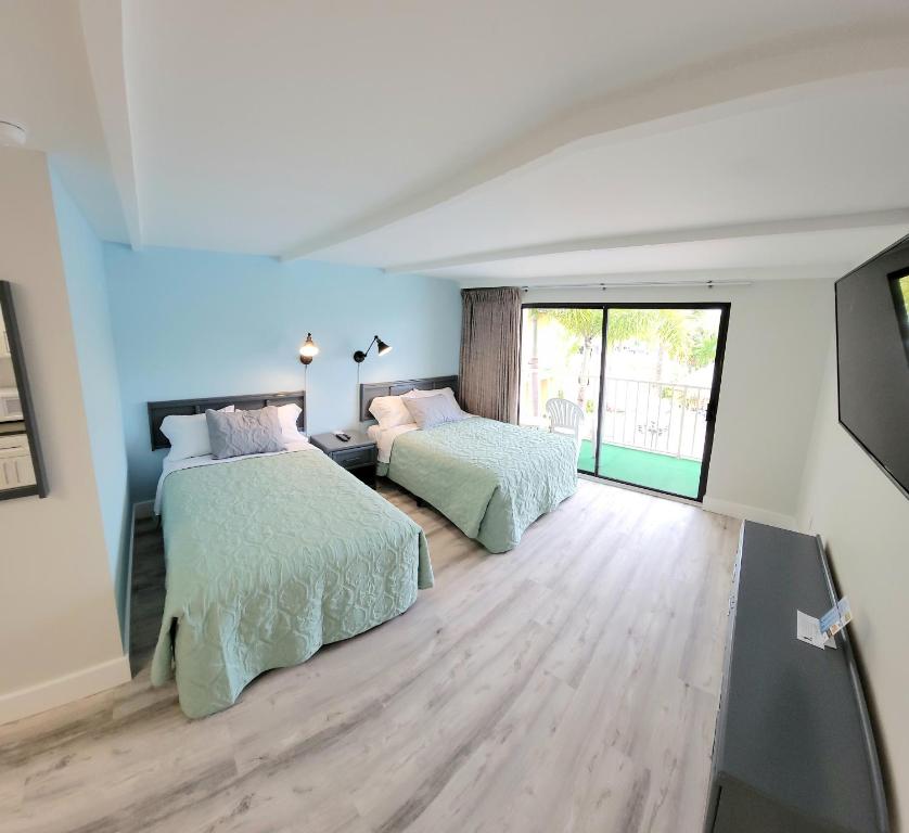 Satellite Motel - Quarto Duplo Com Varanda