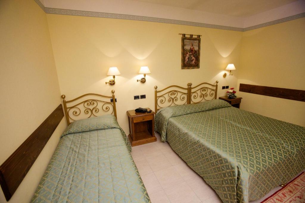 Campiglione Hotel - Standard Triple Room