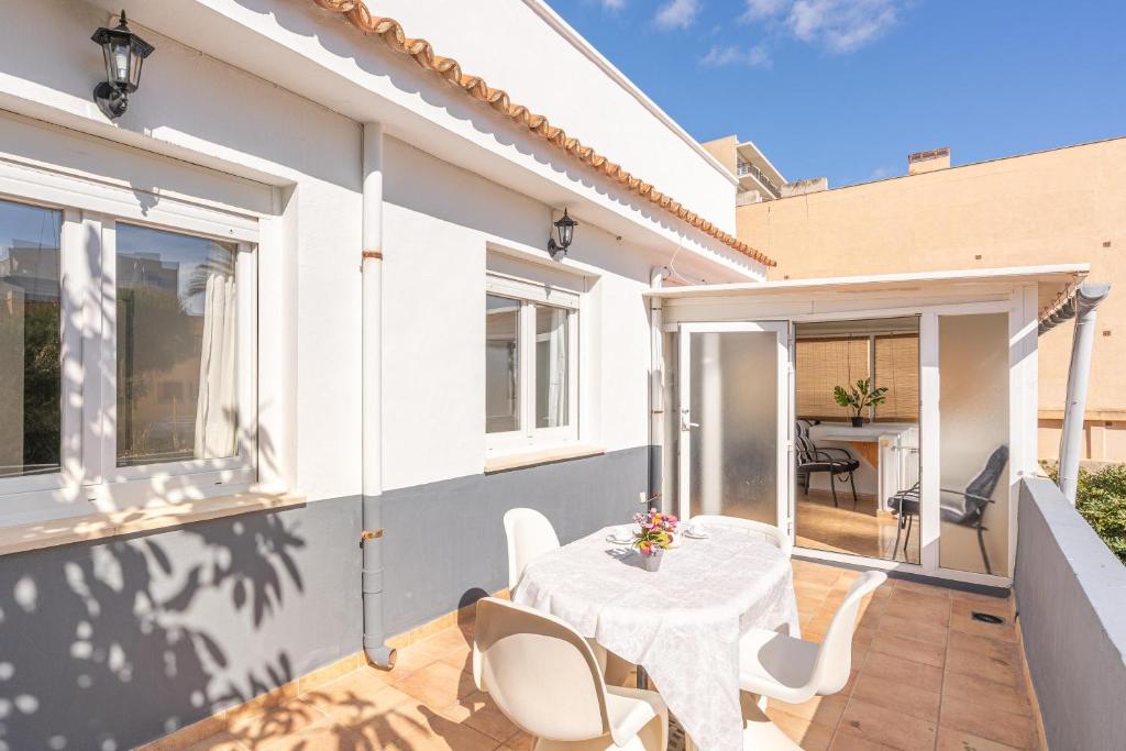 A balcony or terrace at Ana House