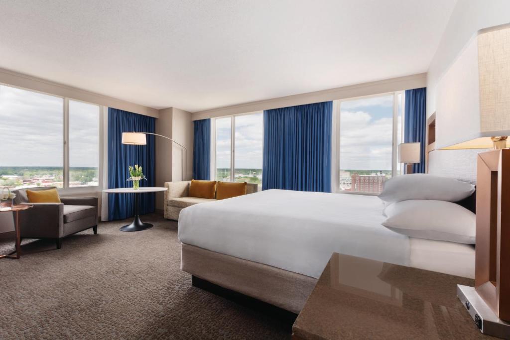 Hyatt Regency Wichita - Corner King Room