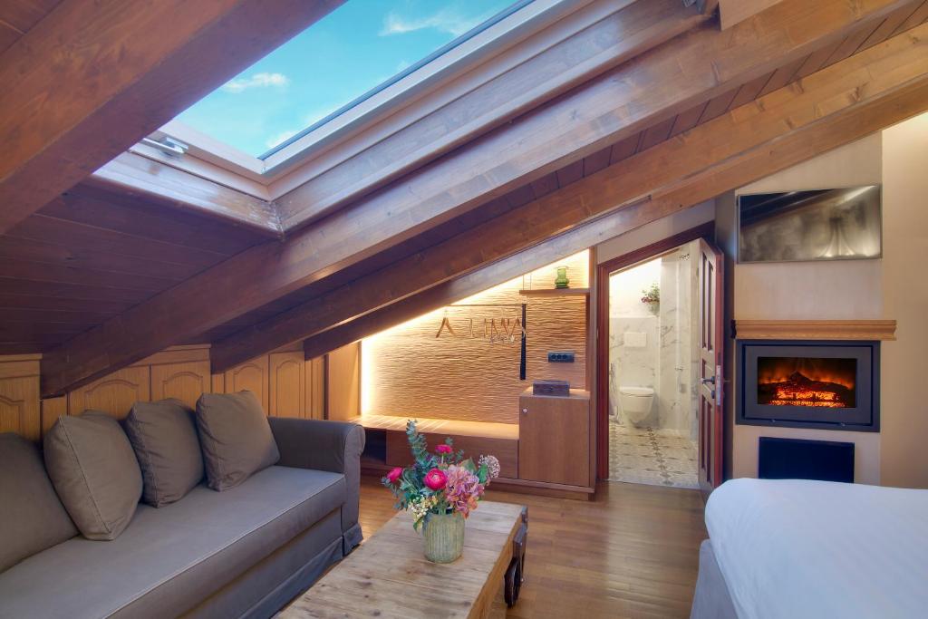 ARCHONTARIKI Historic Boutique Hotel - Resim 28