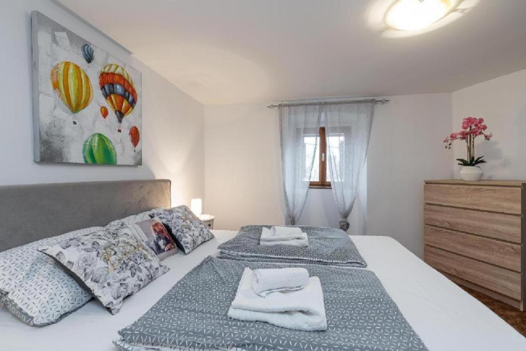 Holiday house Črni Kal - Pri Roktovih - Two-Bedroom House