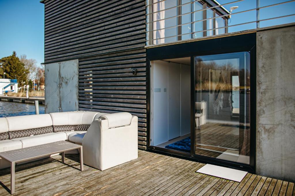 HT Houseboats - domki na wodzie - sauna, lake view - 16