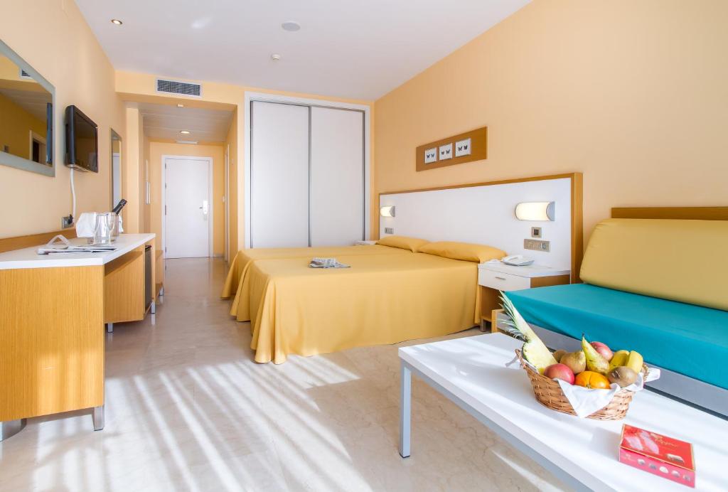 Hotel Mediterraneo - Sala Quadrupla (2 Adulti + 2 Bambini)