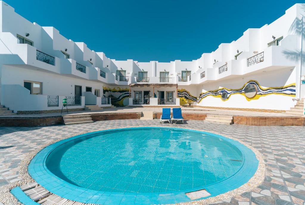 Bazén v ubytování Ganet Sinai Resort nebo v jeho okolí