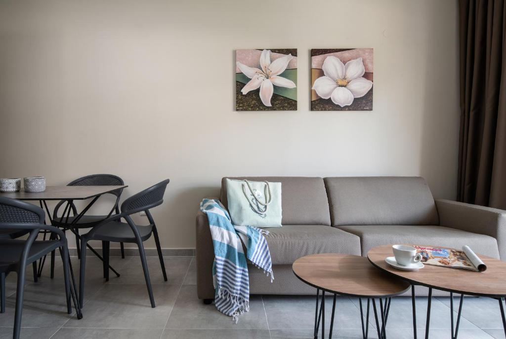 Gallery image of Crist Luxury Apartments in Nea Potidaea