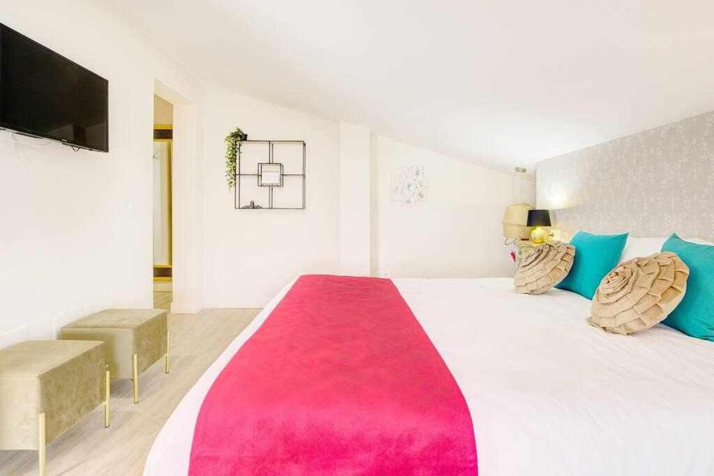 Posteľ alebo postele v izbe v ubytovaní La Favorita preciosa villa con piscina privada