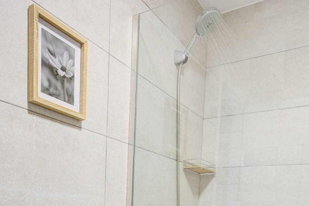 Kúpeľňa v ubytovaní La Favorita preciosa villa con piscina privada